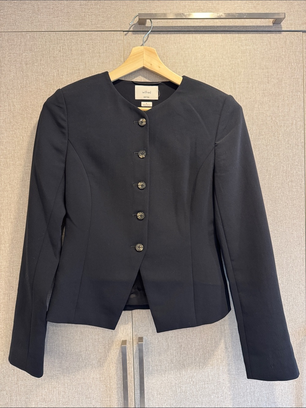 Wilfred Black Round-Neck Buttoned Blazer